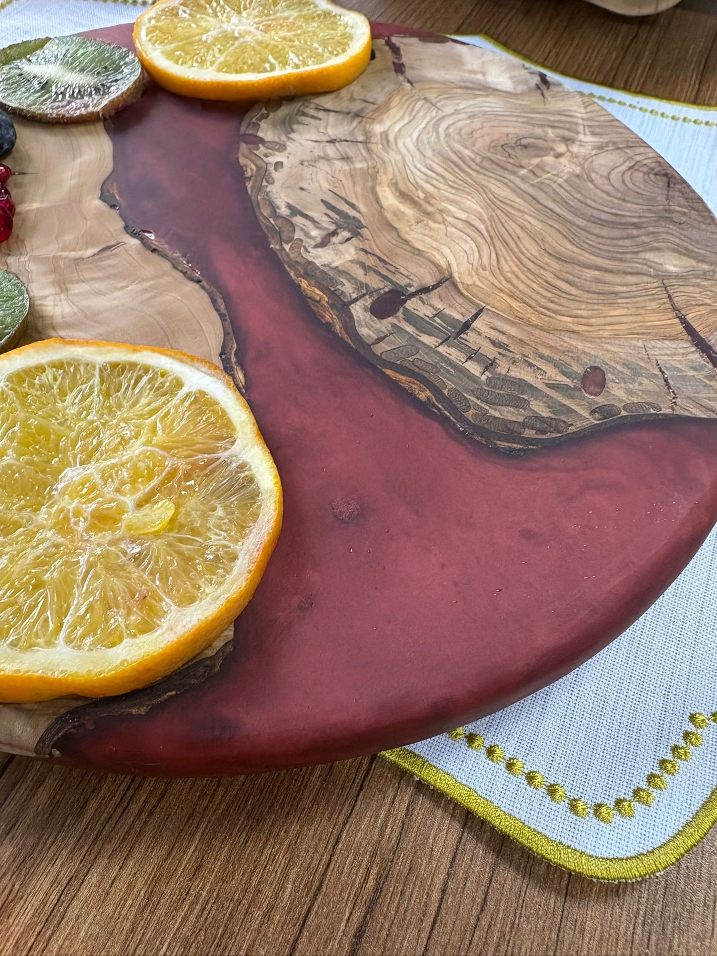 Doğal Efektli Yuvarlak Epoksi Sunumluk  / Bordo / Orta Sunumluk /Servis