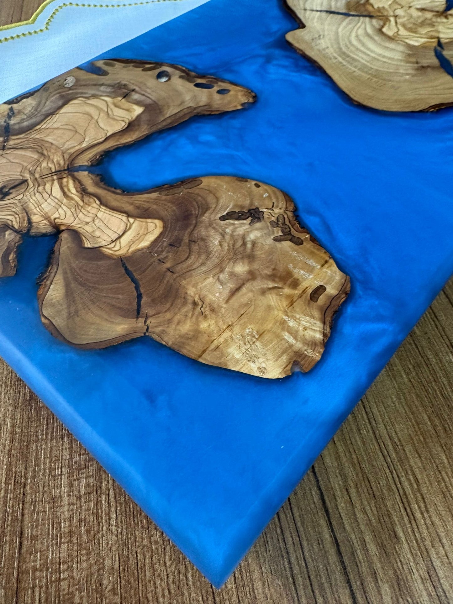 Ayaklı Dikdörtgen Epoksi Sunumluk Orta Boy / Mavi / Orta Sunumluk